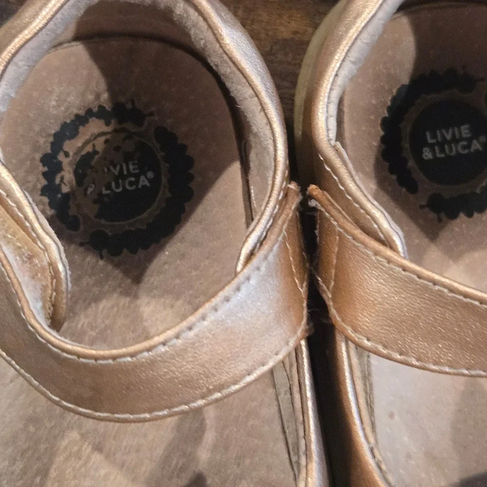 Livie & Luca Pio Pio Rosegold Metallic Shimmer Leather Mary Jane Shoes Kids‎ 7c